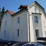Hill - Apartment *